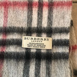 Burberry 100% Cashmere scarf